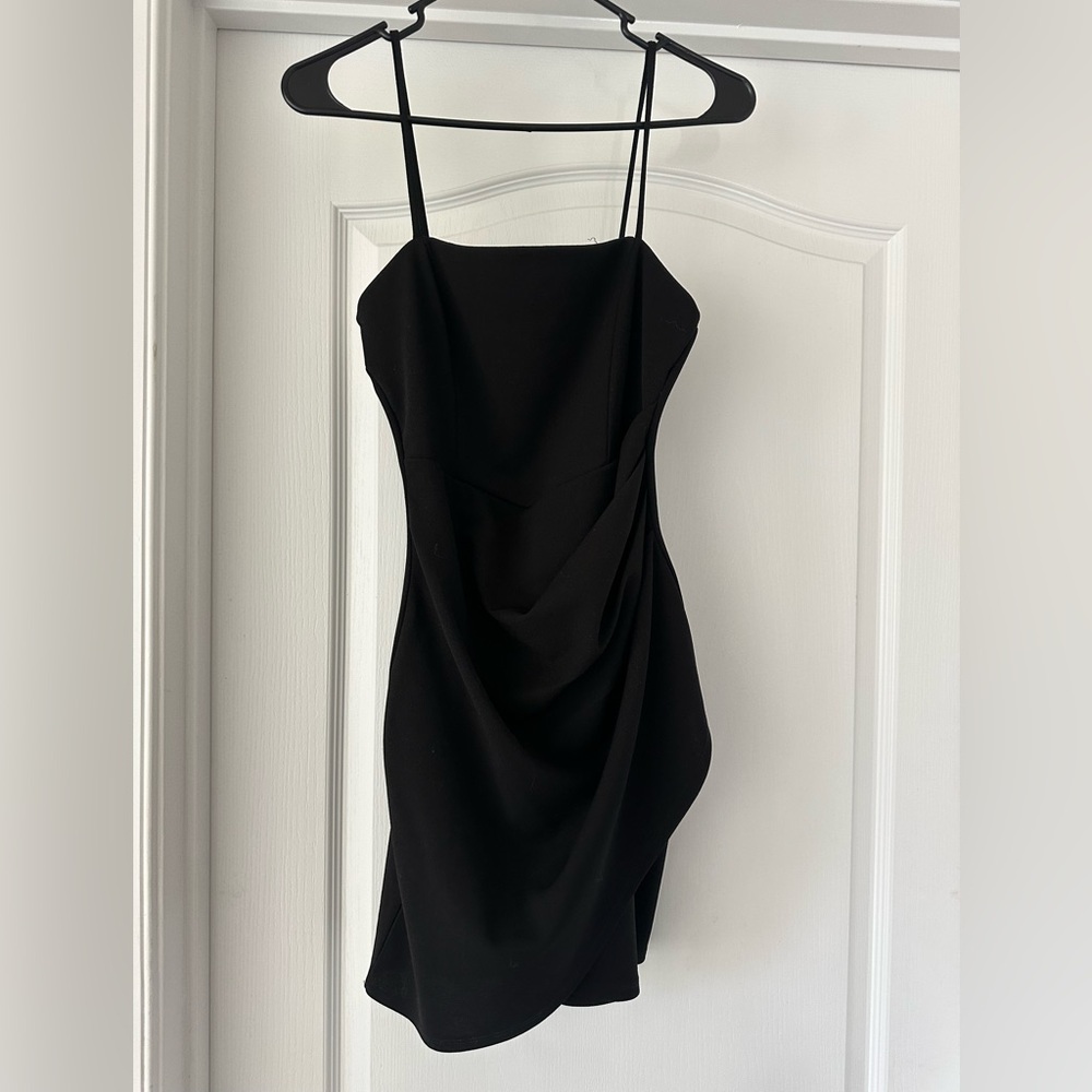 Windsor short black dress with slit